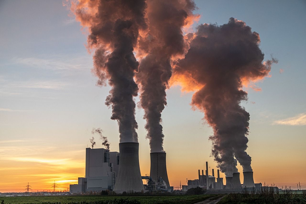 découvrez tout ce qu'il faut savoir sur les émissions de carbone : définition, impact sur l'environnement, principales sources et solutions pour réduire votre empreinte carbone.