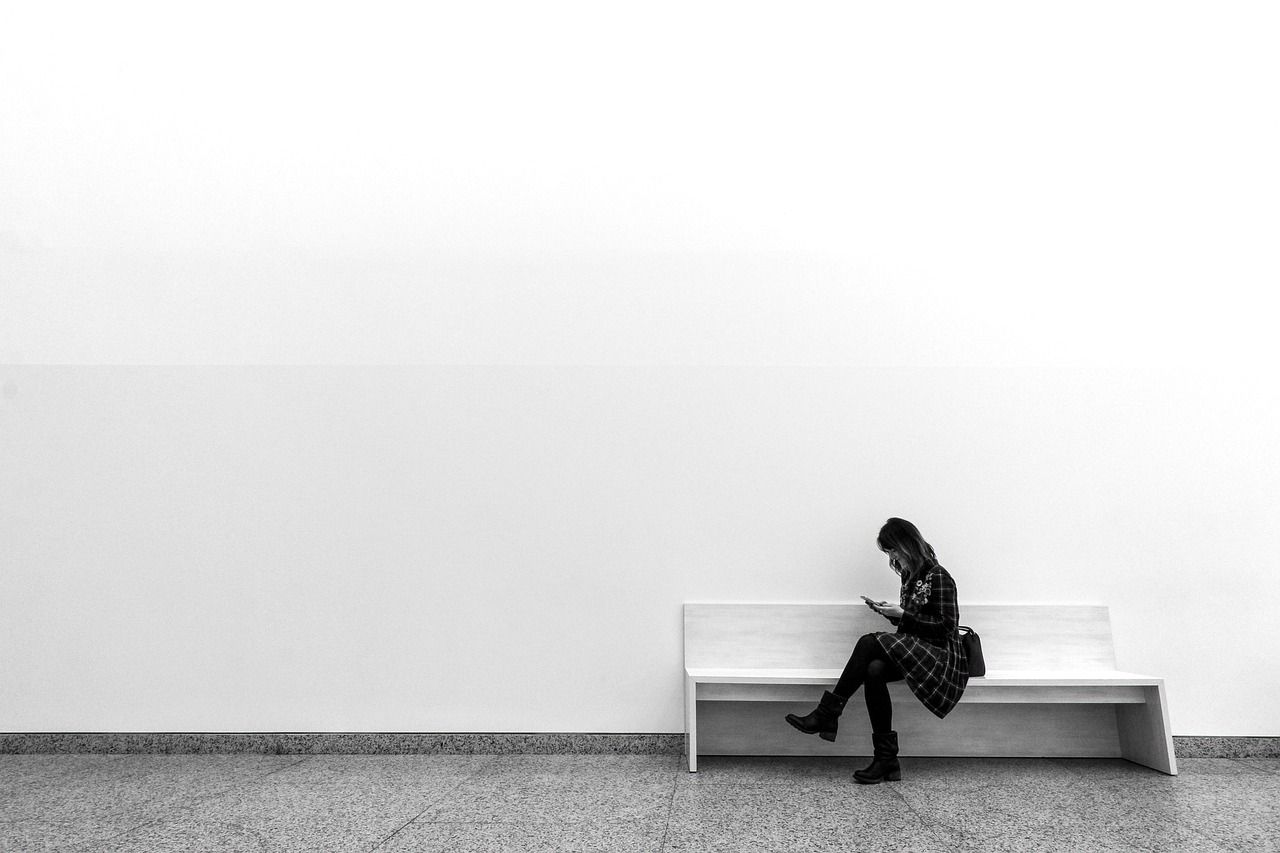 découvrez le minimalisme : un art de vivre visant à simplifier votre environnement et à privilégier l'essentiel pour plus de clarté et de sérénité.