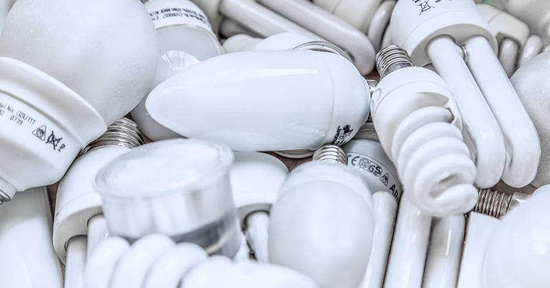 Comment réduire sa consommation d'énergie au bureau : 12 astuces efficaces