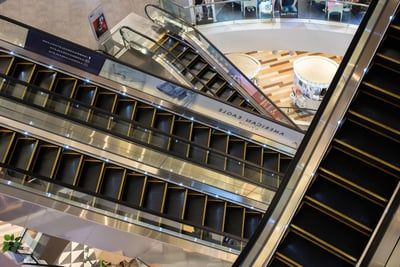 À Genève, l’aéroport opte pour l’électrique : un pas symbolique vers la réduction de l’empreinte carbone des avions