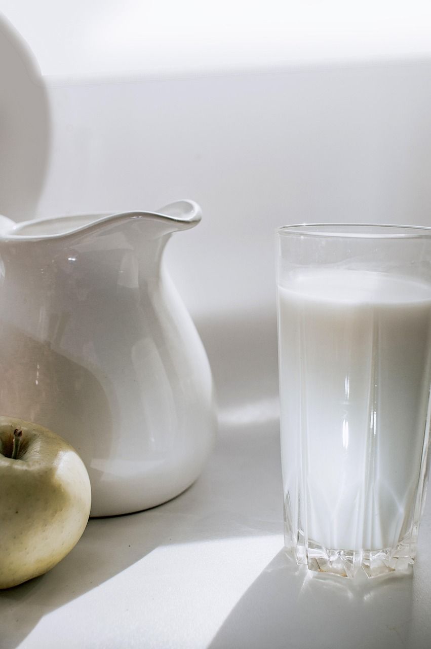 Explorer la production de lait sans empreinte carbone : enjeux et solutions