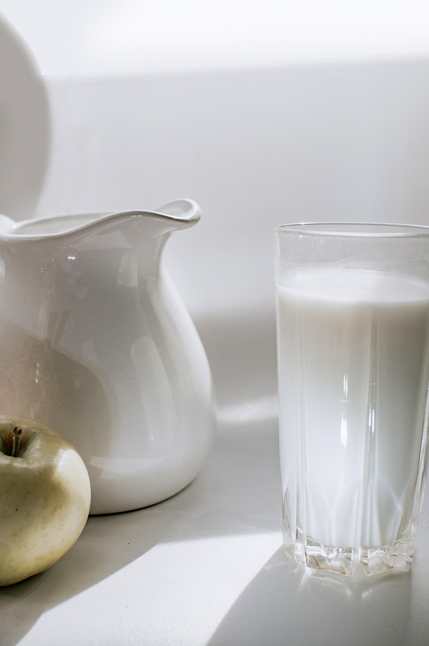 Explorer la production de lait sans empreinte carbone : enjeux et solutions