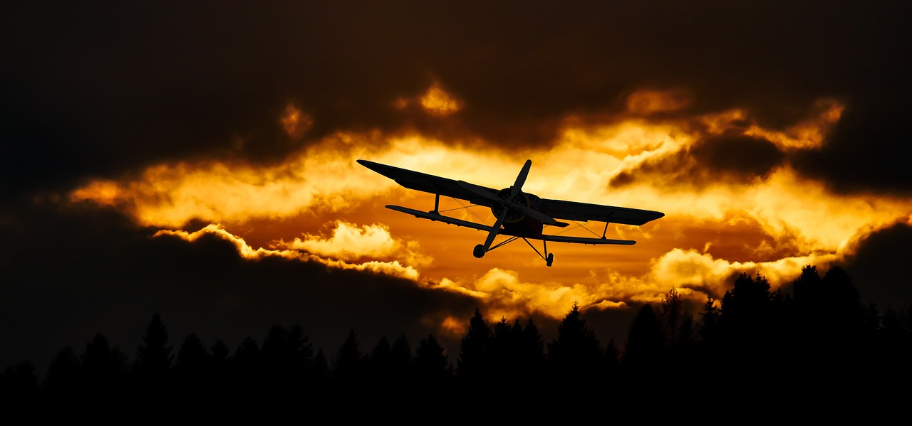 Climat : The Shift Project exhorte les univers du football et du rugby à diminuer leur recours à l’avion
