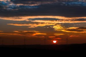 découvrez les avantages des énergies renouvelables : une solution durable pour un avenir écologique. apprenez comment ces sources d'énergie, comme le solaire, l'éolien et l'hydraulique, contribuent à réduire les émissions de carbone et à préserver notre planète.