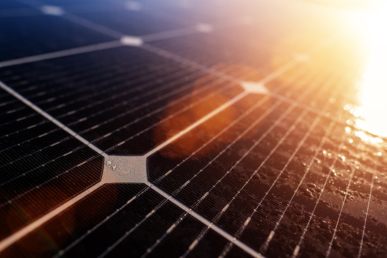 découvrez les avantages de l'énergie solaire, une solution énergétique durable et renouvelable. apprenez comment elle peut réduire votre empreinte carbone tout en vous faisant économiser sur vos factures d'électricité. explorez les dernières technologies et innovations dans le domaine de l'énergie solaire.