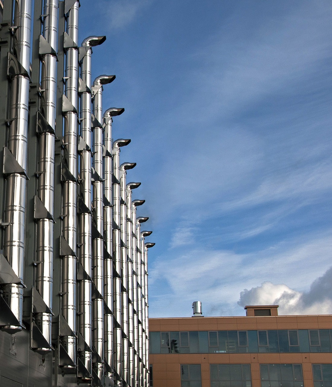 découvrez l'importance des data centers dans la gestion des données modernes. apprenez comment ces infrastructures essentielles garantissent la sécurité, la disponibilité et la performance des services numériques. explorez les tendances innovantes et les meilleures pratiques dans le domaine des data centers.