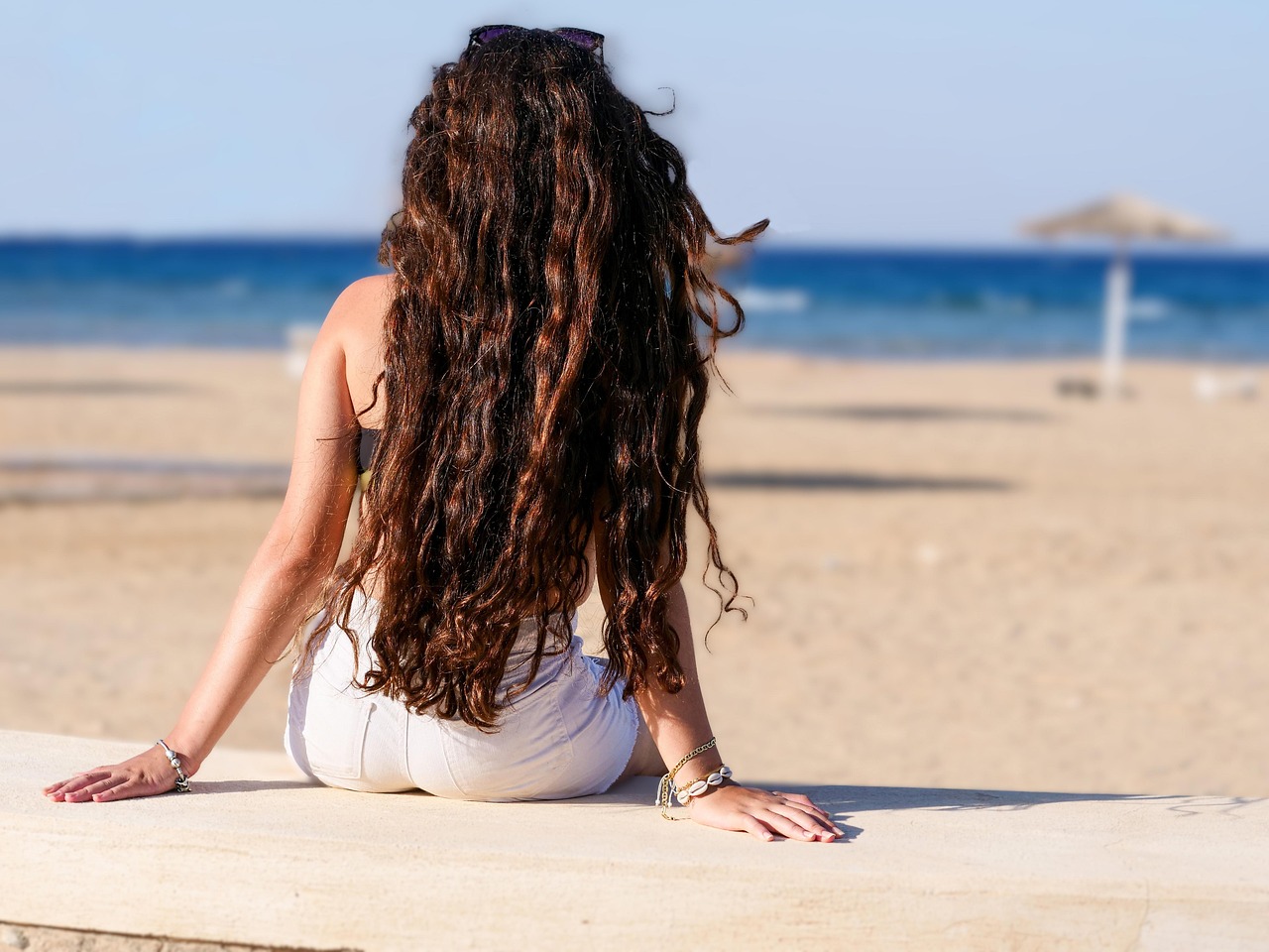 découvrez tout ce qu'il faut savoir sur les heatwaves : causes, conséquences et conseils pour se protéger efficacement lors des vagues de chaleur extrême.