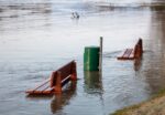 informations essentielles sur les inondations : causes, pr&eacute;vention, risques et conseils pour prot&eacute;ger votre maison et votre famille.